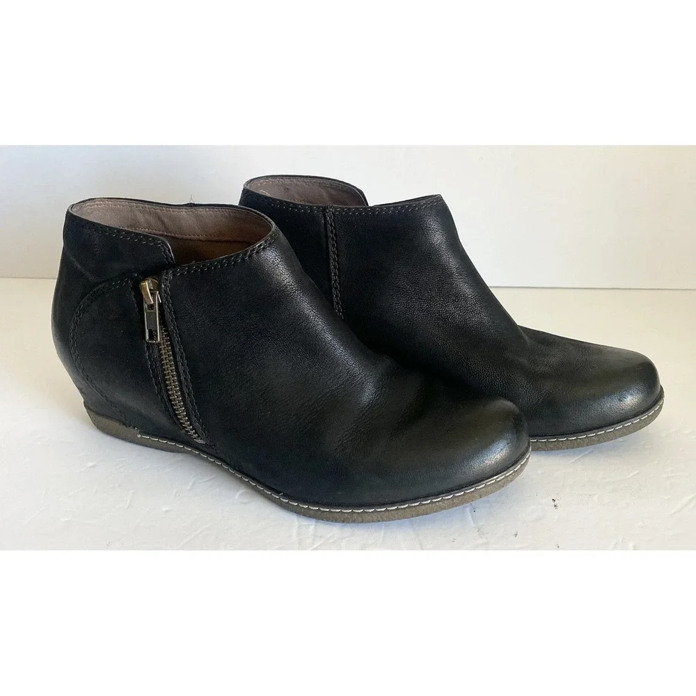 Dansko Leyla Black Women 38 US 7.5 8 Leather Ankle Boots Hidden Wedge Side Zip - Picture 2 of 11